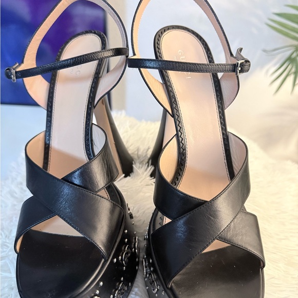 Gucci Black Platform Heels with Logo Accents - Picture 7 of 9